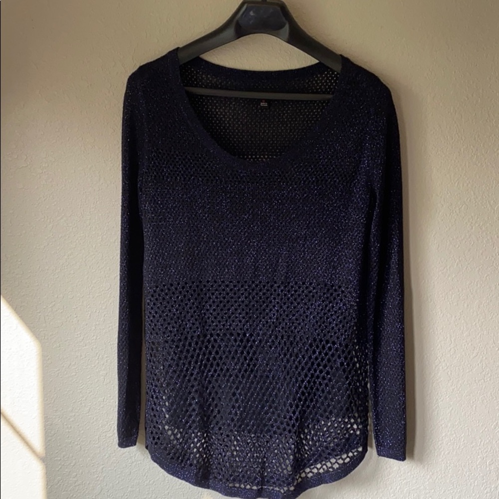 Long sleeve sweater like new.